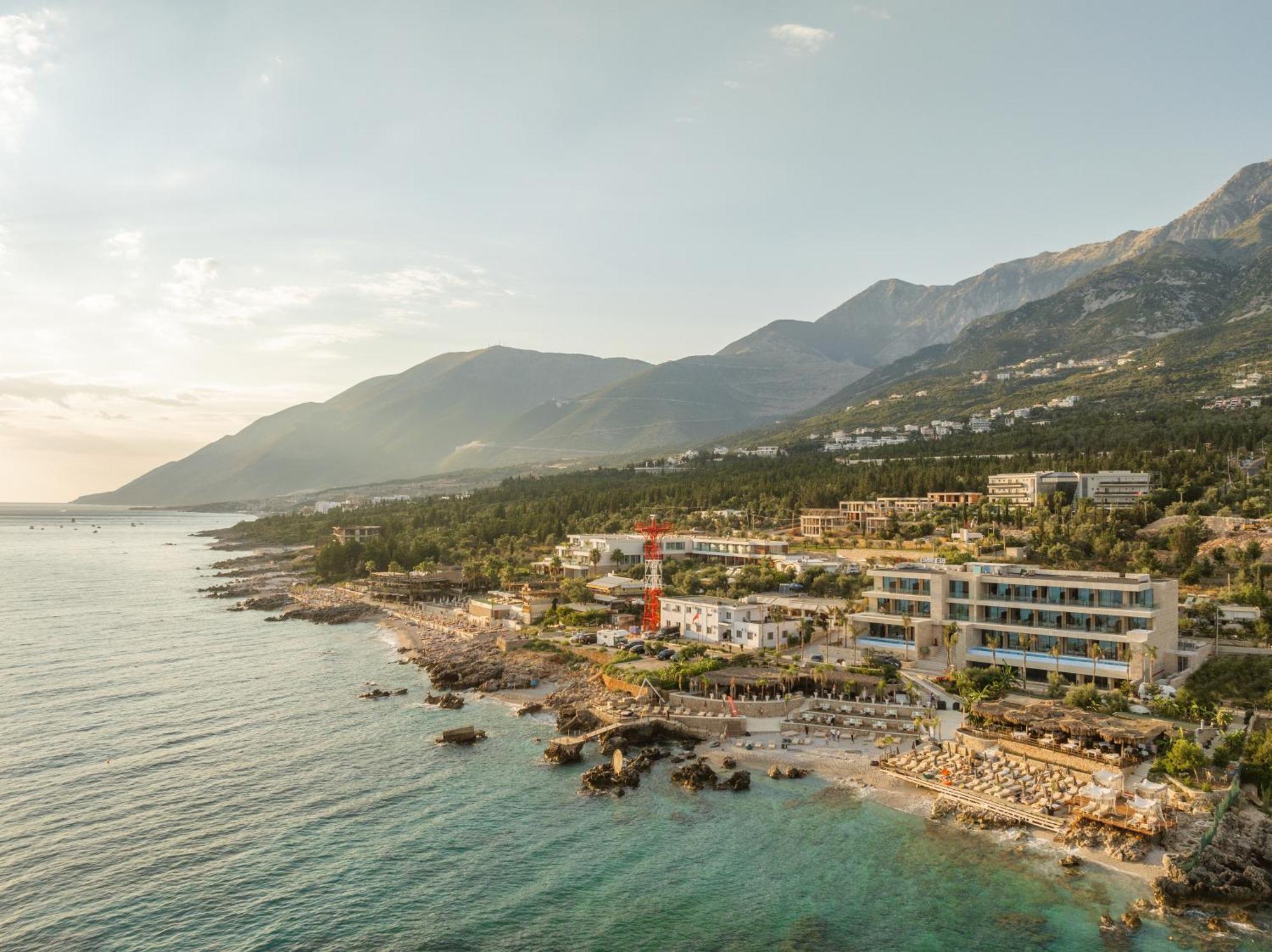 Beyond A Luxury Boutique Hotel Dhërmi 外观 照片